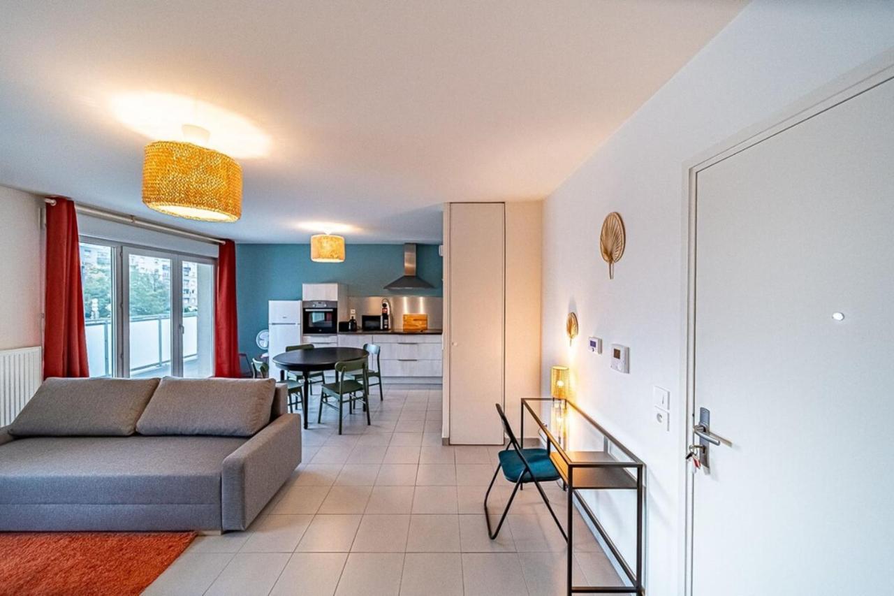 Apartment Le Venissieux-spacieux 4 Pers Avec Balcon Parking Venissieux